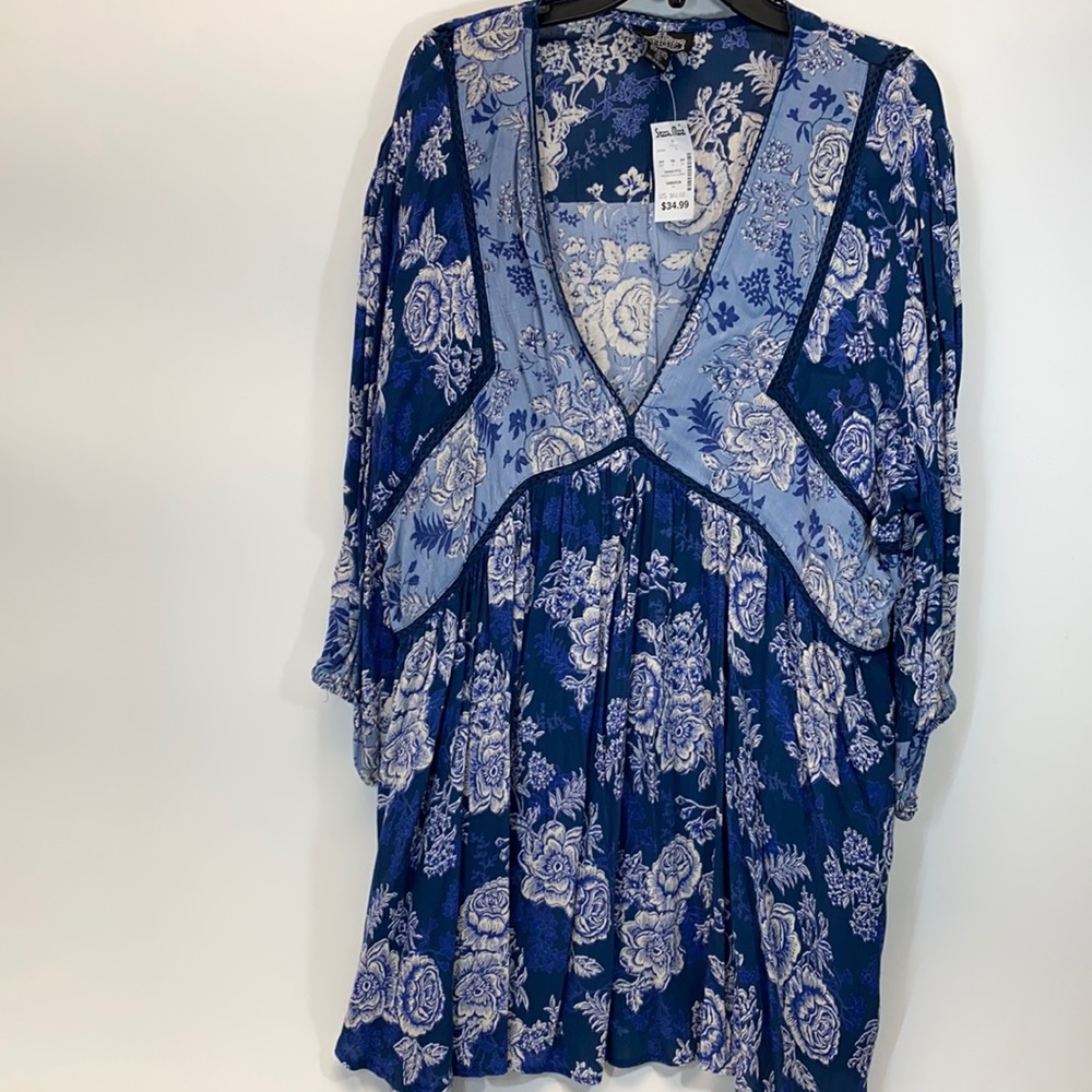 Angie 1X blue floral boho tunic top